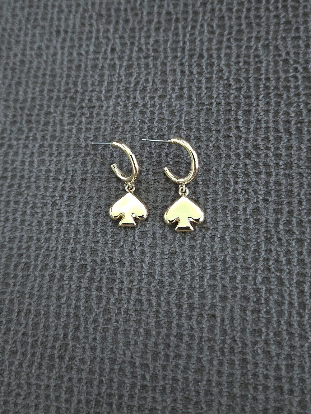 Kate Spade♠️ Gold💛 "Everyday Spade" Huggie🤗 Hoop Earrings - NIB - Picture 13 of 16